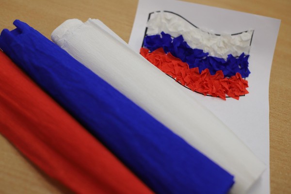 Мастер-класс «Над нами реет флаг России»