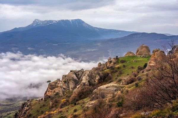 Фотовыставка «Путешествие по горному Крыму»