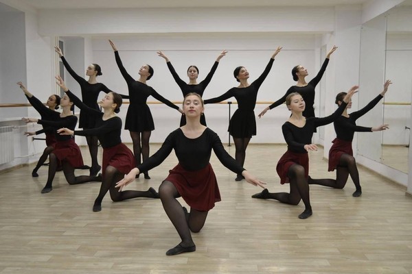 Интенсив «Основы классического танца»