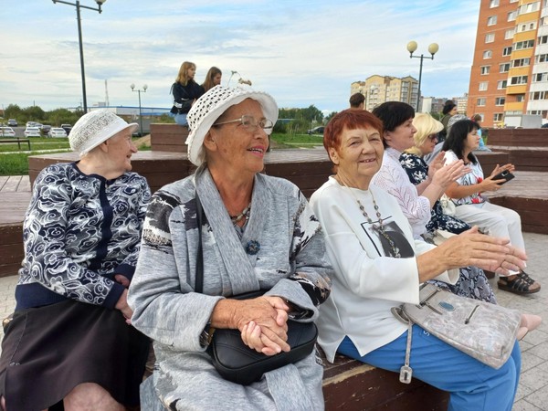 Поэтическая скамеечка «Читаем Рубцова в парках»