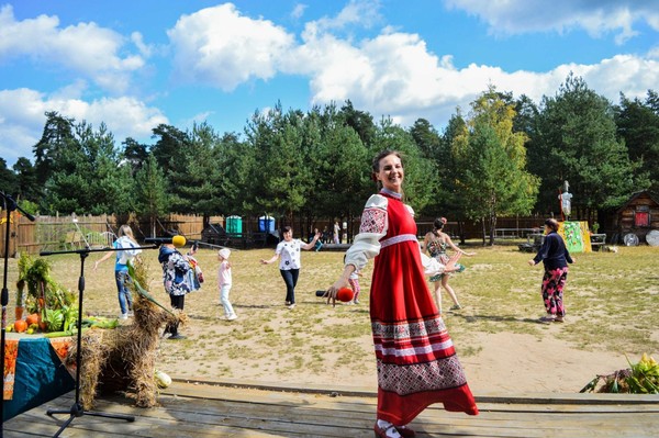 Праздник «Бабье лето в «Деревне Дуралеевка»