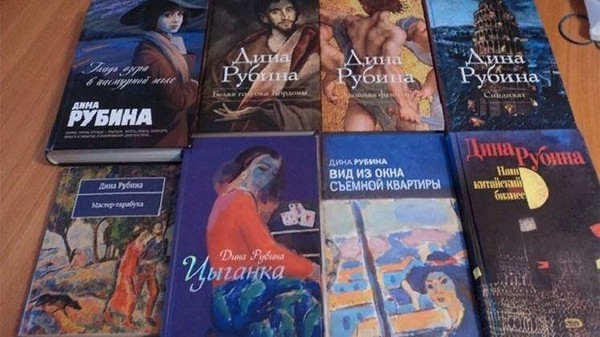 Книжная выставка «Одинокий пишущий человек»