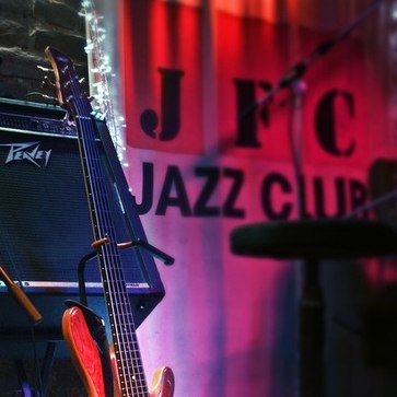 Старый Новый Год и "JAZZ по бокалам" в легендарном клубе JFC. Отличные российские вина и джаз. 13 января 2025 г.