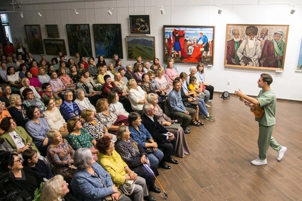 Концерт-спектакль «Старый новый день рождения»