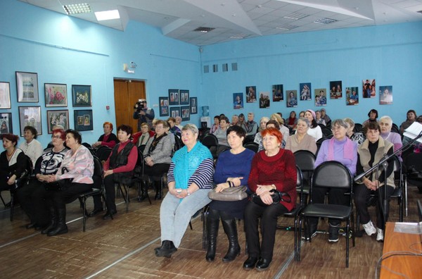 Ретро-видеосалон «Забыть невозможно»: фильм «Осторожно, бабушка!»