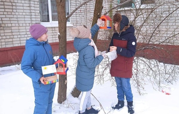 Мастер-класс «Была кормушка простая, стала расписная»