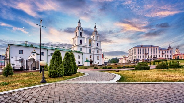 Минск старинный и современный