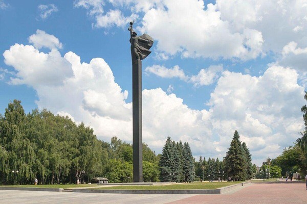 Мемориальный ансамбль Воинской Славы в Центральном парке культуры и отдыха