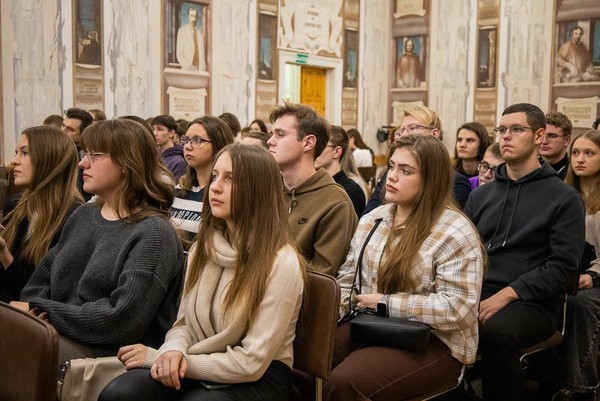 Творческая встреча с Александром Лапиным