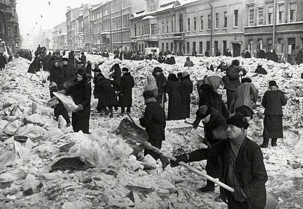 Историческом экскурсе «Подвиг Ленинграда в памяти народа сохраним»