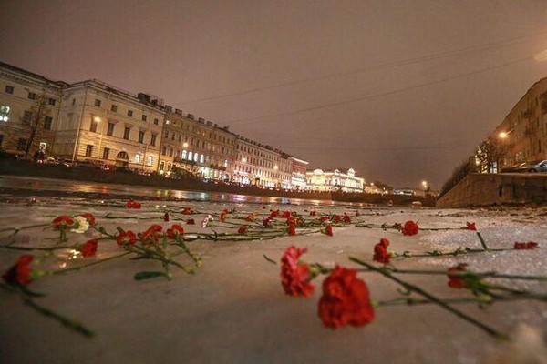 Выставка книг «Память пронесем через года...»