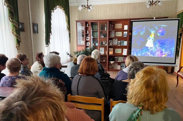 Литературно-музыкальный портрет «Я лучших дней у жизни не прошу…»