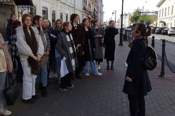 Квест-экскурсия «Тайной тропой Александровского сада»