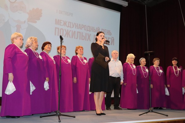 Праздничная программа «Осенняя мелодия»