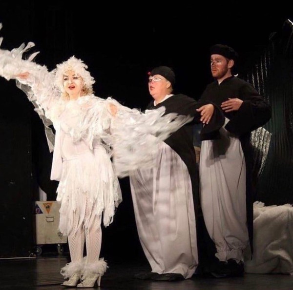 Спектакль «У ковчега в восемь»