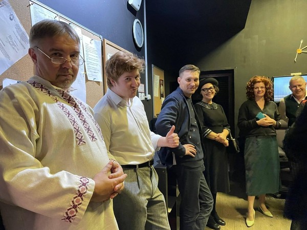Спектакль «Любовь и голуби»