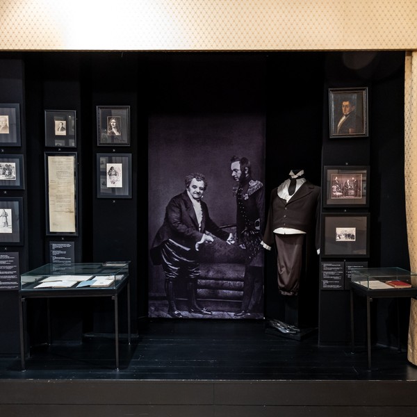 Экскурсия по Дому-музею Щепкина и выставке «Малый театр. Александр Остужев»