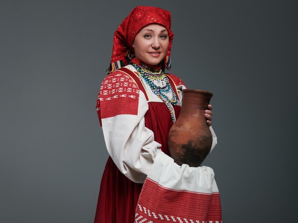 Виртуальная галерея народного костюма: «Белевская молодайка»