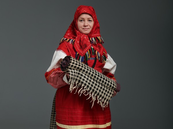 Виртуальная галерея народного костюма: «Добрая хозяюшка – радость в избе»