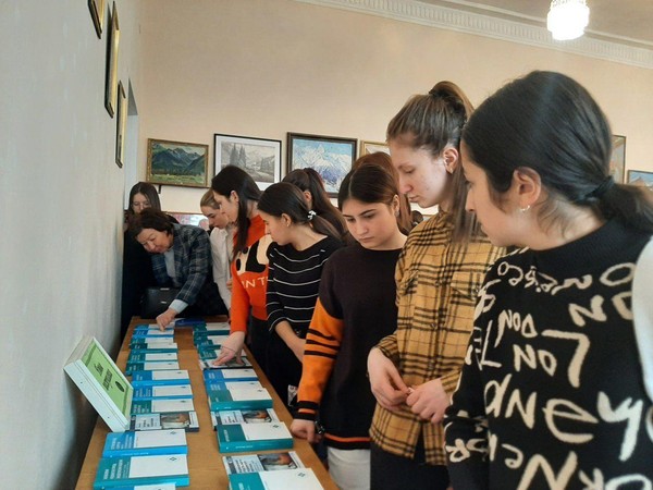 День специалиста «Библиотека – медикам: вперед за новинками»
