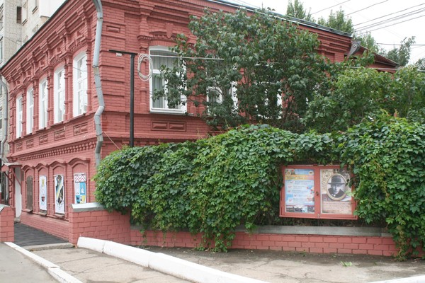 Литературная гостиная «Тебе – через сто лет...»