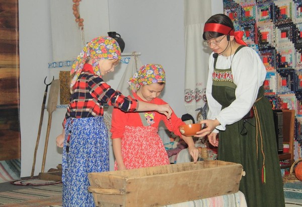 Программа «Осенние посиделки в русской избе»
