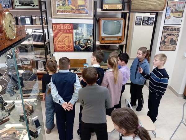 Программа «Путешествие в мир радио»