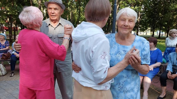 В дружном кругу