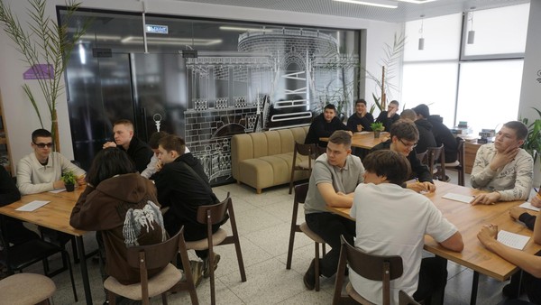 Литературная игра «Новое поколение выбирает чтение»