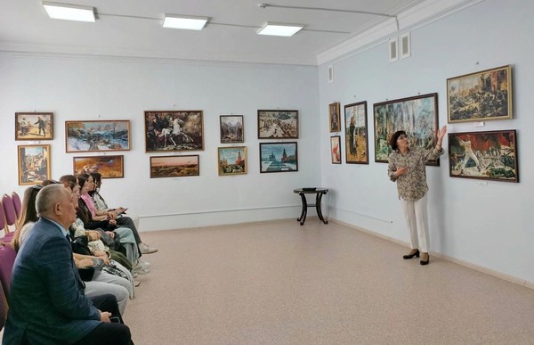 Экскурсия по выставке «Подвиг народа»