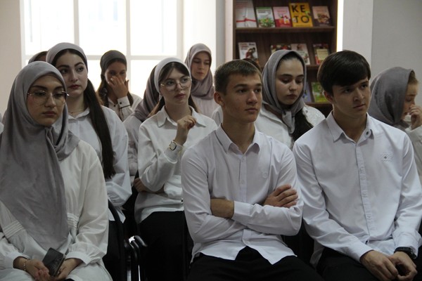 Познавательный час «От пищи полезной не будет болезней»