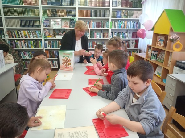 Час творчества «Я рисую папу»
