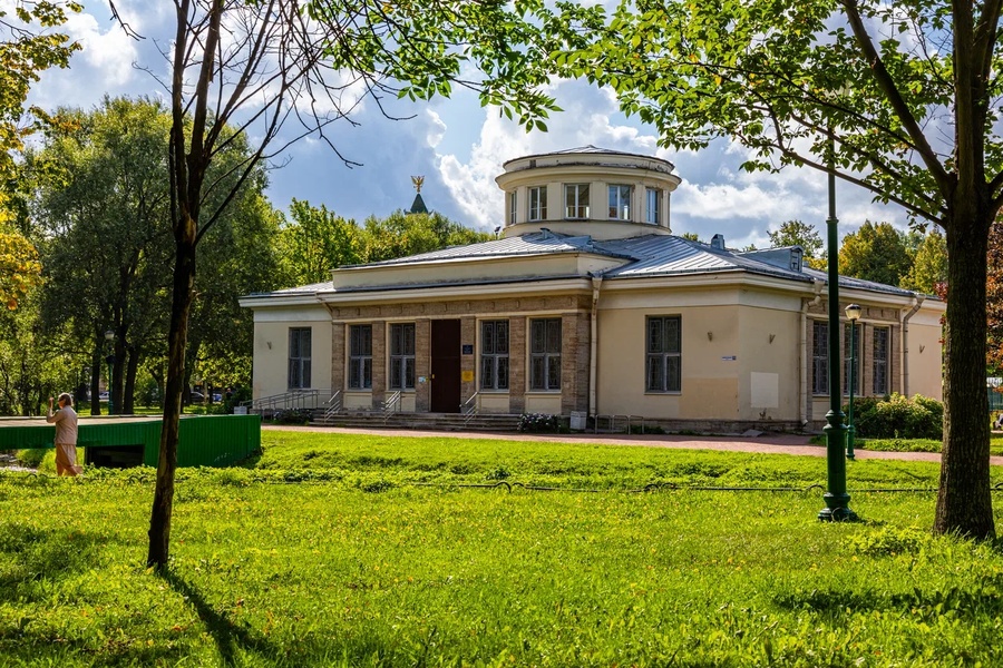 В тени Таврического сада. Пешеходная экскурсия