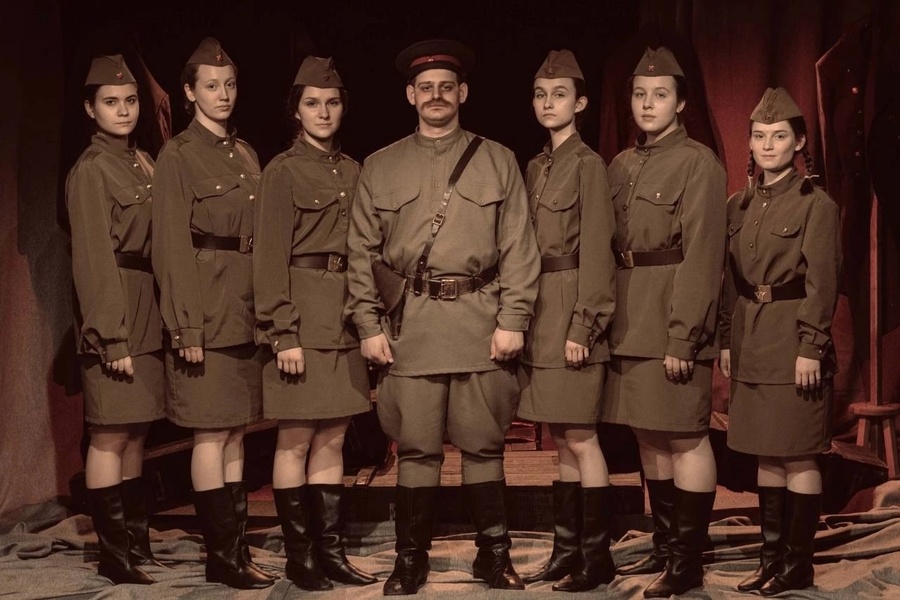 Спектакль "А зори здесь тихие"