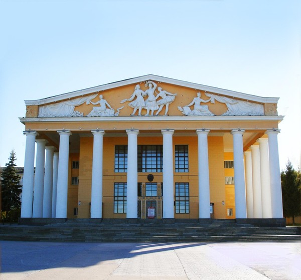 Спектакль «Беда от нежного сердца»