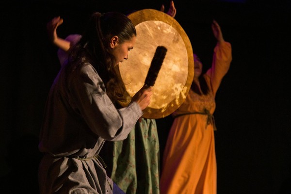 Спектакль «Сказка на бубне»