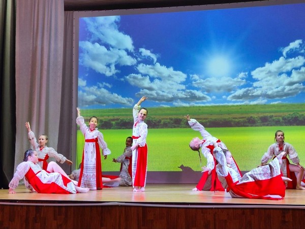 Концертная программа «Поздравляем пап!»