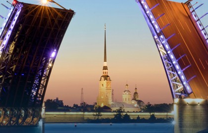 Ночной круиз на разводные мосты с путешествием к Финскому заливу