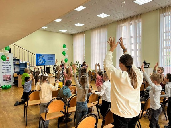 Областная акция тотального чтения «День чтения» в Крапивинке