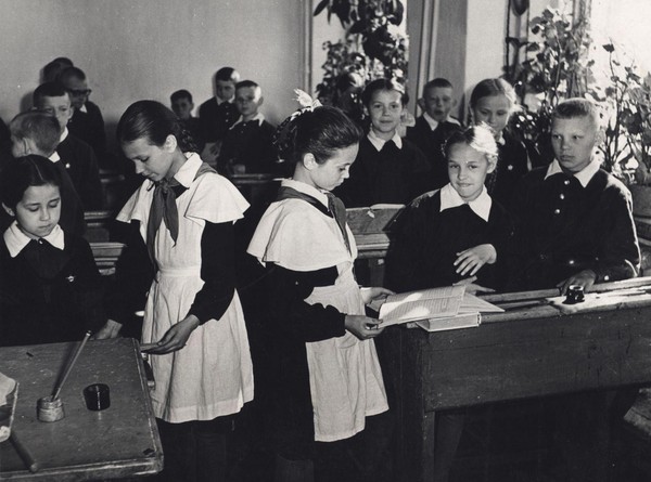 Выставка «За школьной партой»