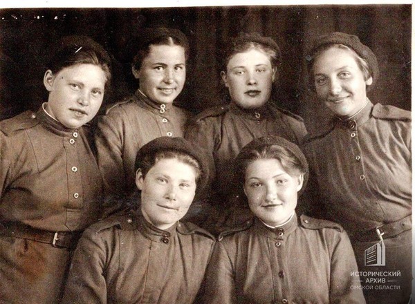 Виртуальная выставка «Женщинам – защитницам родины посвящается»