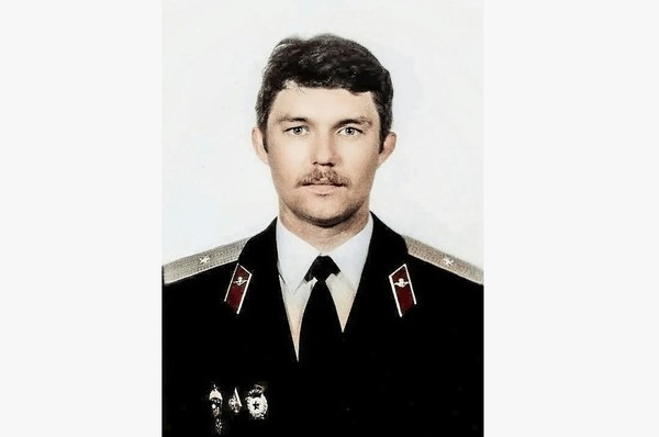 Тематическая беседа «Герой России А. В. Доставалов»