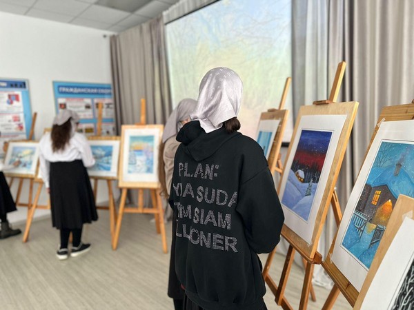 Выставка работ педагогов «Палитра красок»