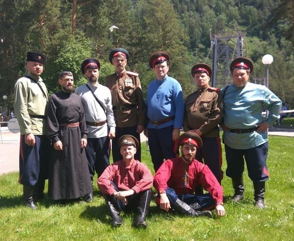 Концерт народного ансамбля «Майдан» и ансамбля горлового пения «Бай-Терек»