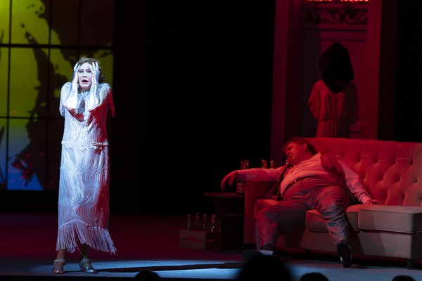 Зойкина квартира