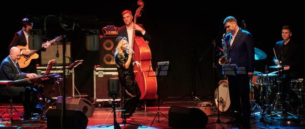 Горячий Jazz