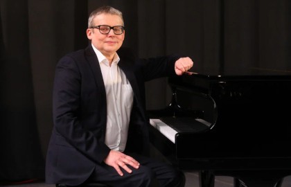 Он – Сэр Элтон Джон. Трибьют