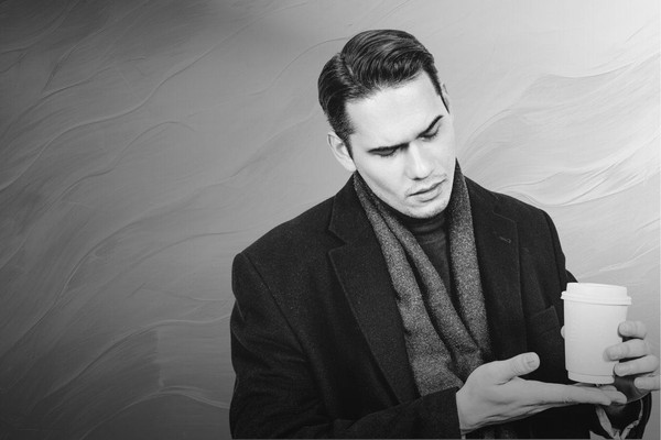 Фотовыставка «Уличный червь»