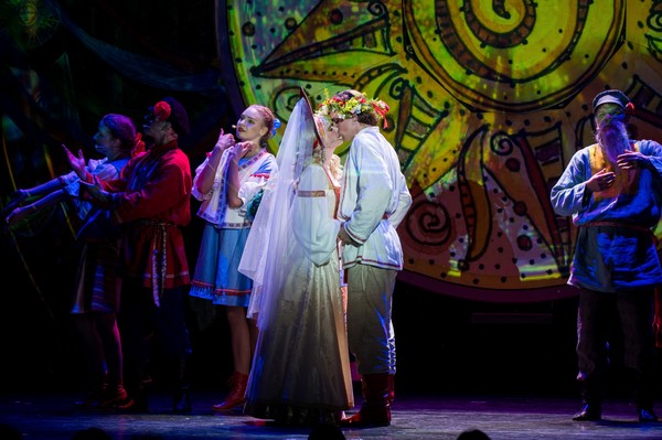 Шиворот-навыворот, или Иван и Алёна против дракона