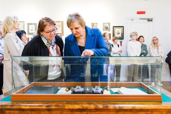 Экскурсия по выставке «Испытание Сибирью»